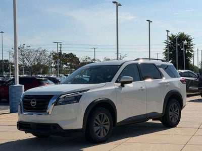 2025 Nissan Pathfinder SV