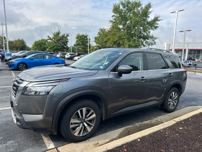2025 Nissan Pathfinder SL