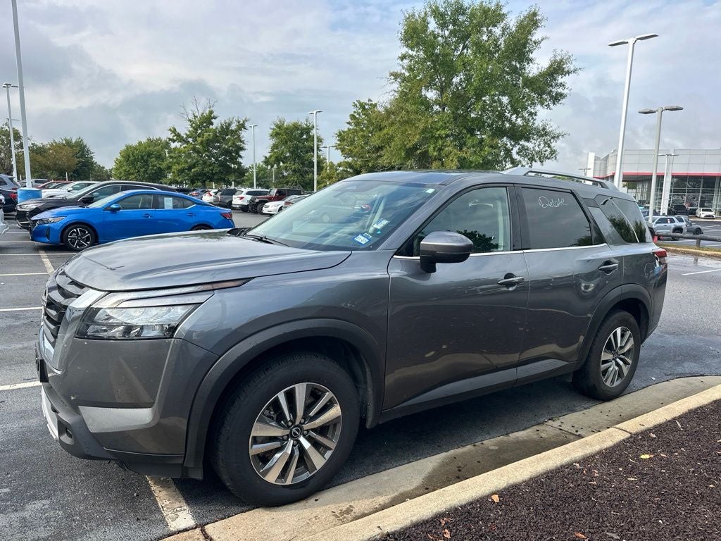 2025 Nissan Pathfinder SL