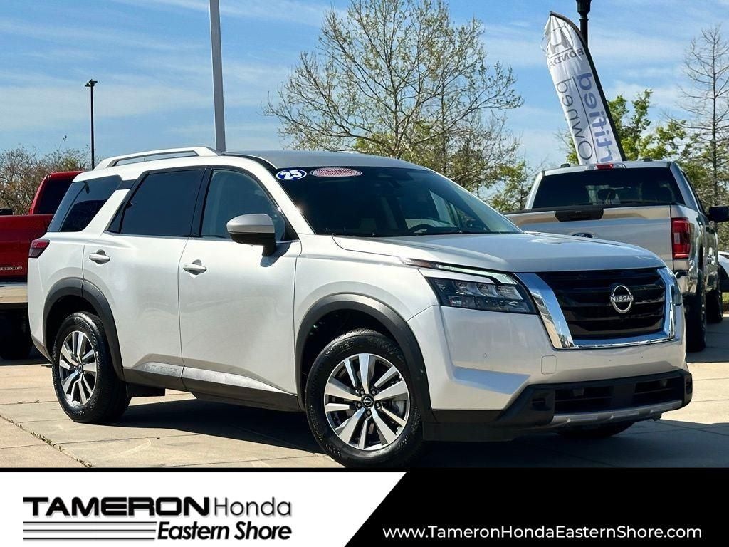 2025 Nissan Pathfinder SL