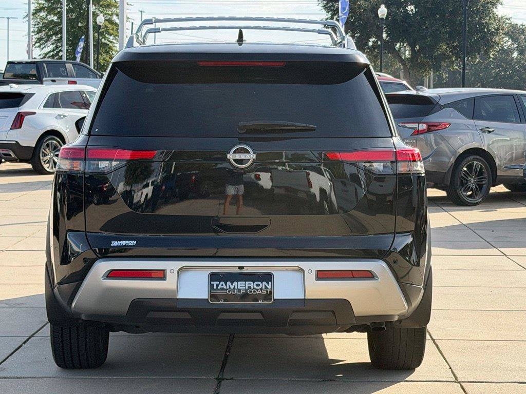 2024 Nissan Pathfinder SL