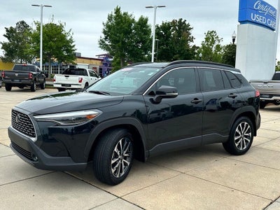 2025 Toyota Corolla Cross XLE