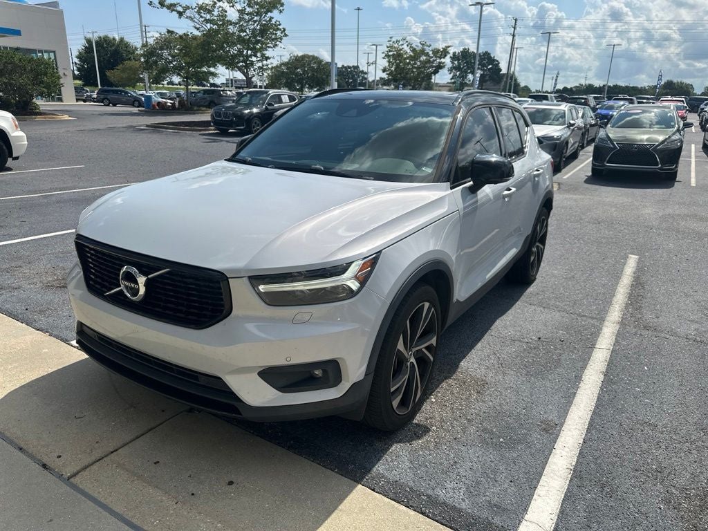2020 Volvo XC40 R-Design