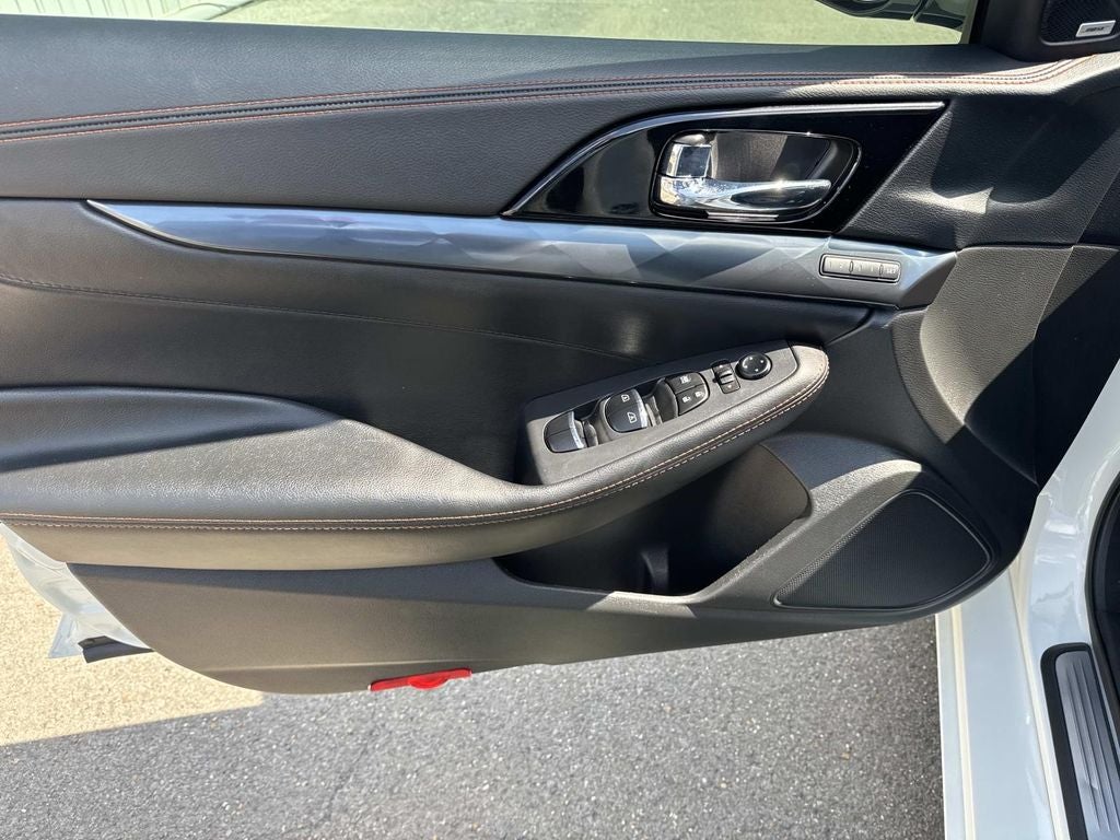 2023 Nissan Maxima SR