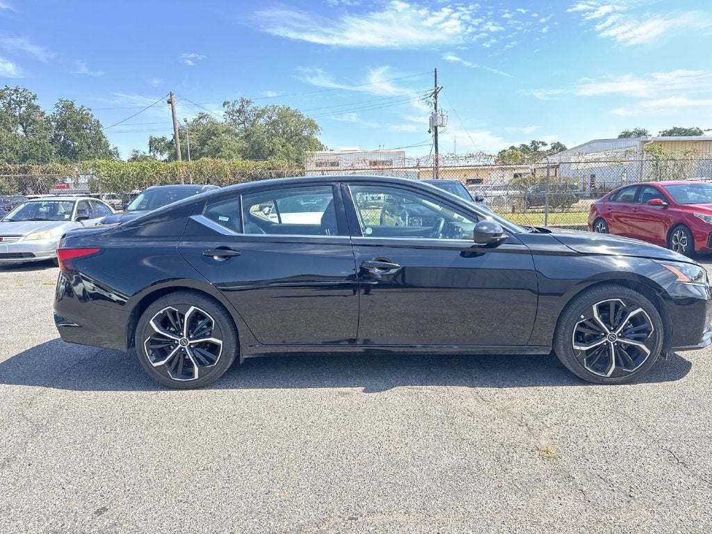 2025 Nissan Altima 2.5 SR