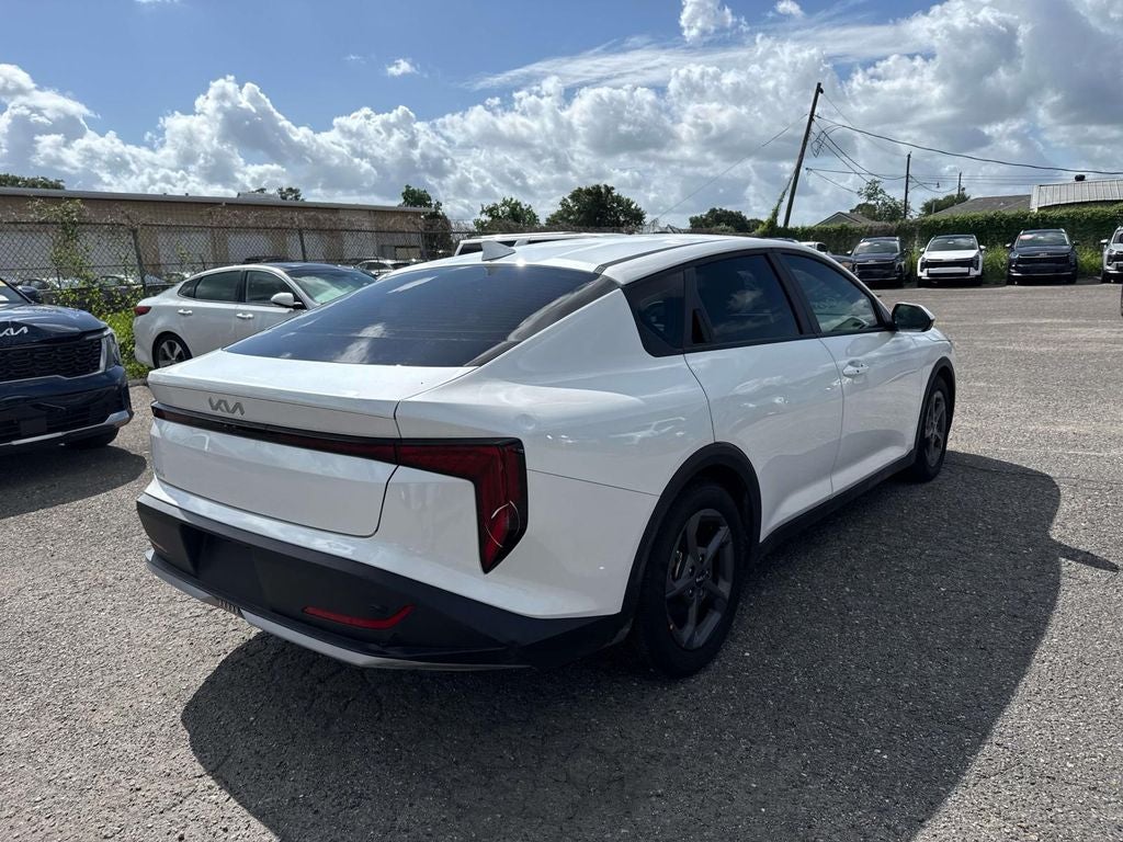 2025 Kia K4 LXS