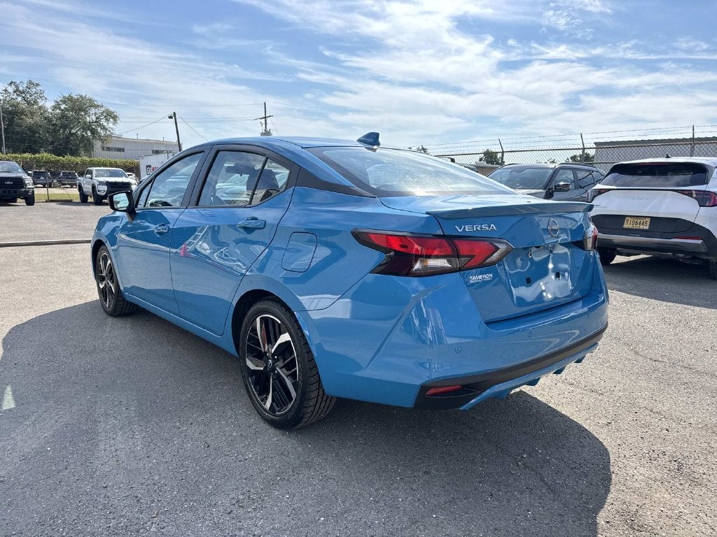 2025 Nissan Versa 1.6 SR