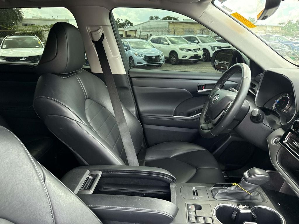 2024 Toyota Highlander Hybrid XLE