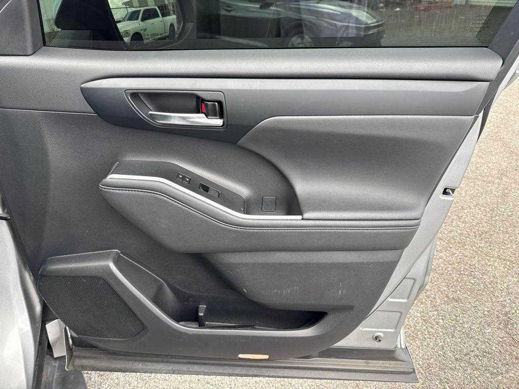 2024 Toyota Highlander Hybrid XLE