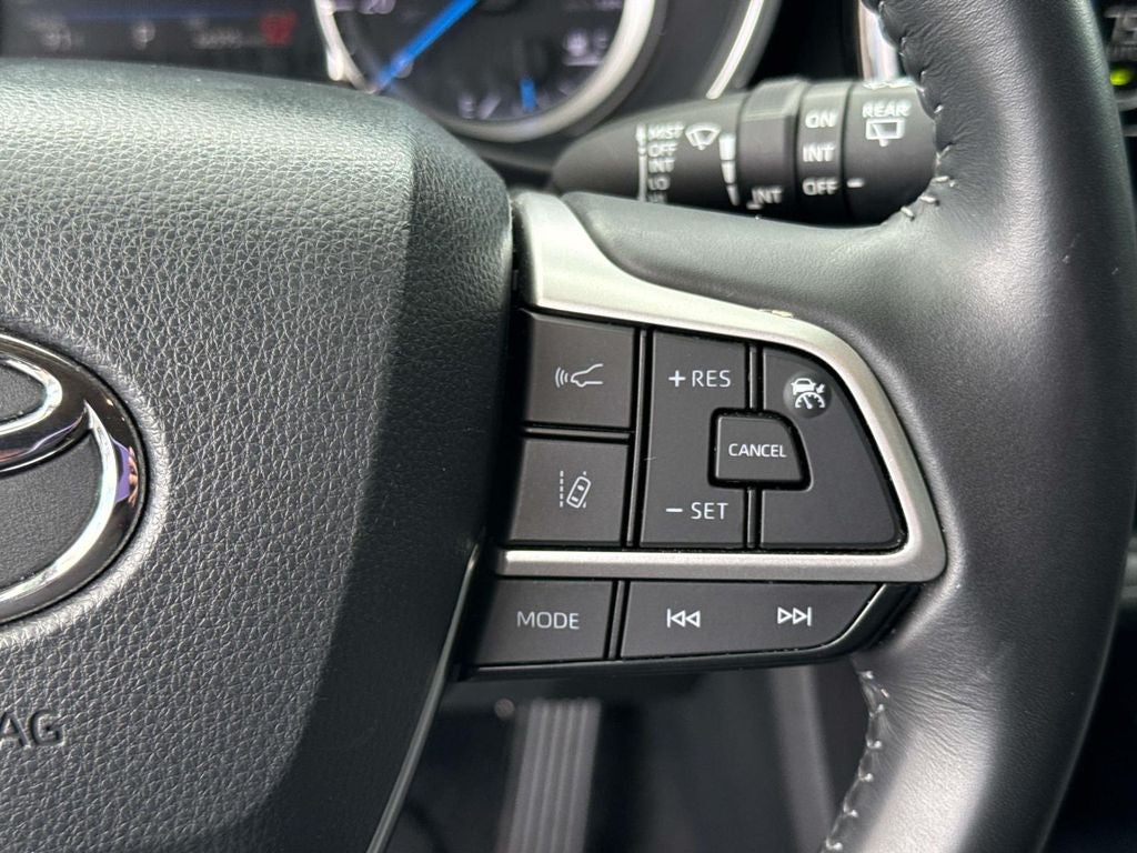 2024 Toyota Highlander Hybrid XLE
