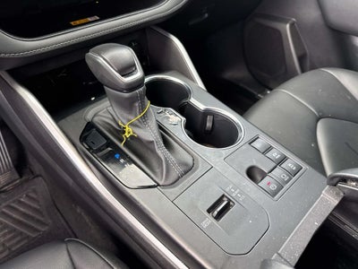 2024 Toyota Highlander Hybrid XLE