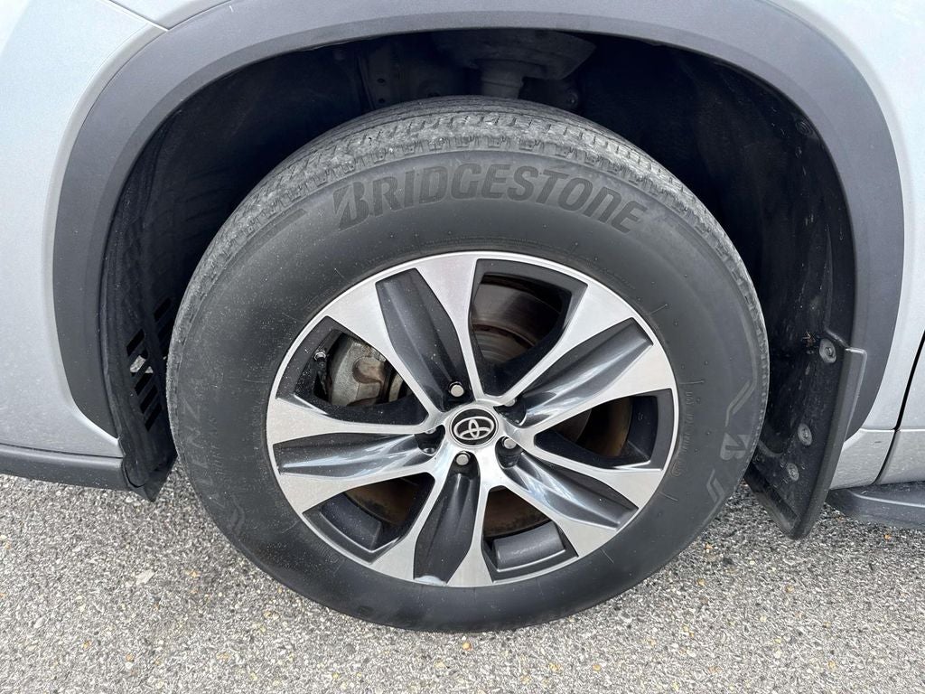 2024 Toyota Highlander Hybrid XLE