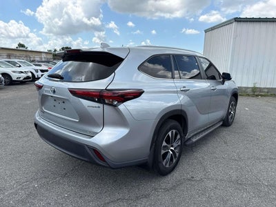 2024 Toyota Highlander Hybrid XLE
