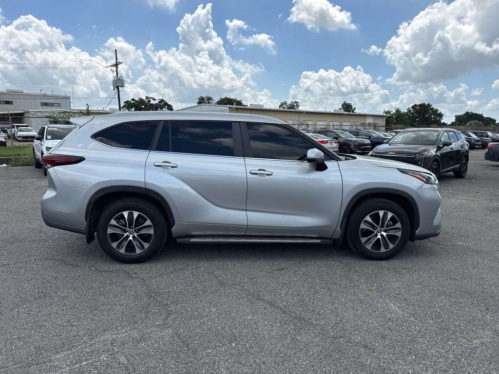 2024 Toyota Highlander Hybrid XLE