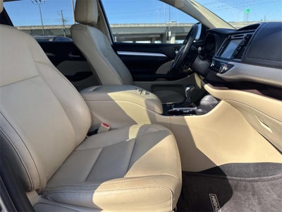 2016 Toyota Highlander XLE V6