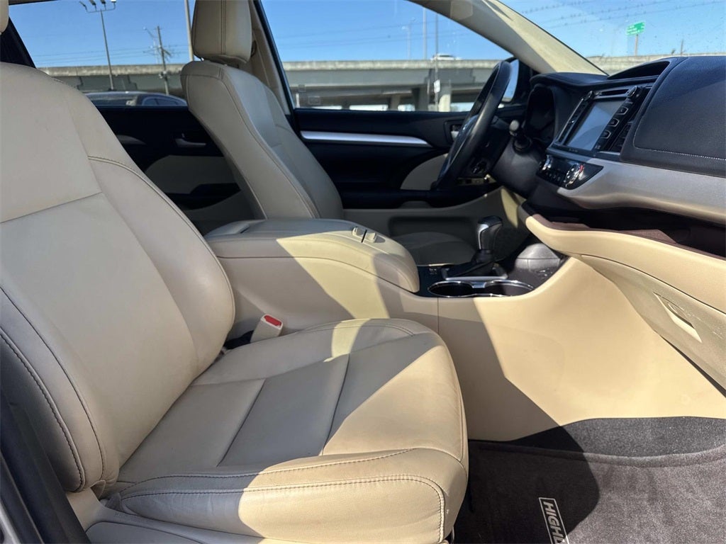 2016 Toyota Highlander XLE V6