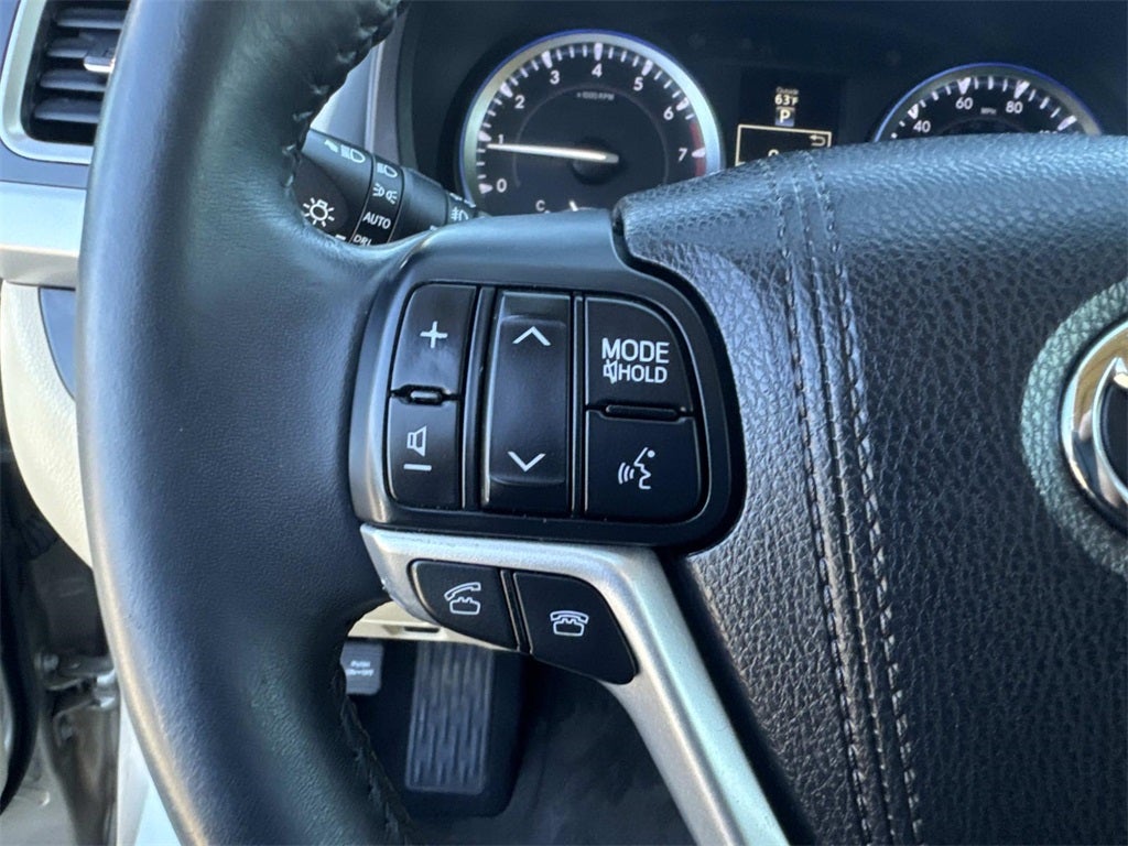 2016 Toyota Highlander XLE V6