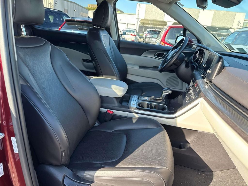 2024 Kia Carnival LX