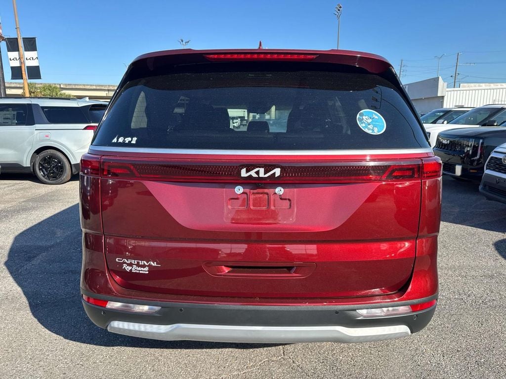 2024 Kia Carnival LX