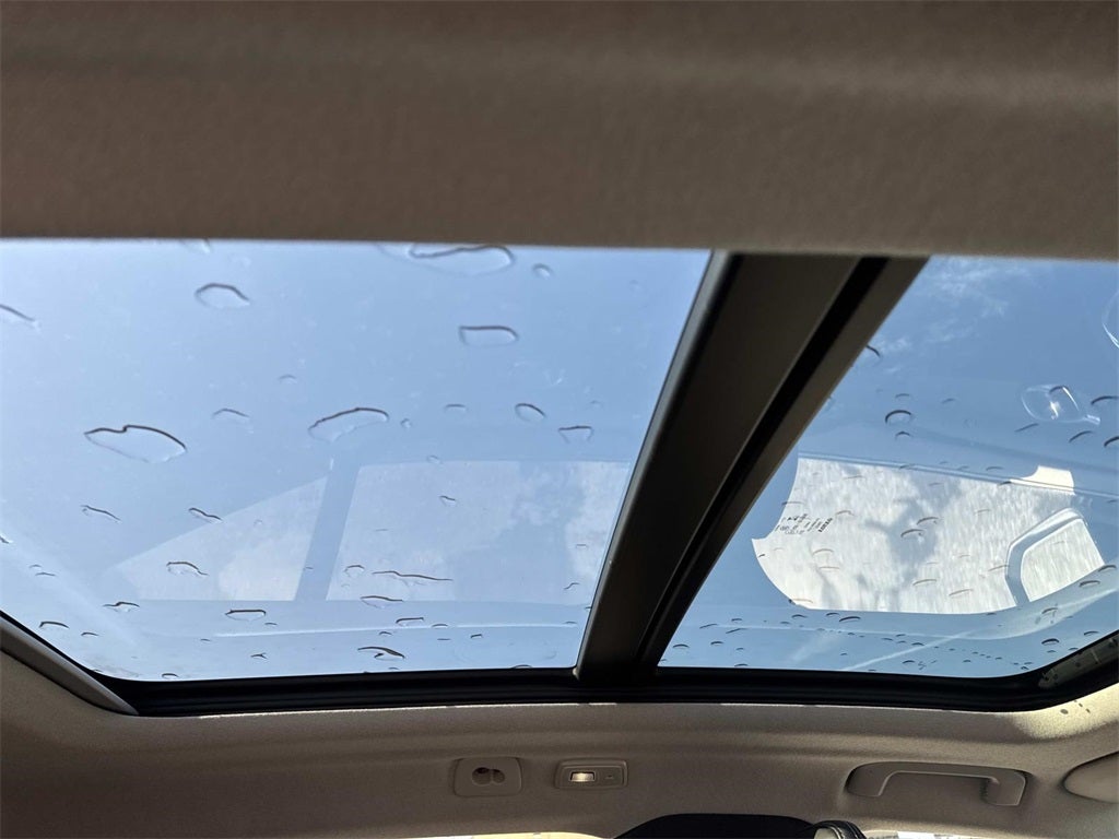 2024 Volvo XC40 B5 Plus Dark Theme