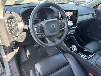 2024 Volvo XC40 B5 Plus Dark Theme