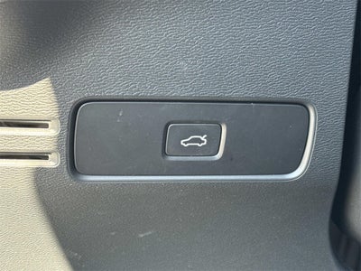 2024 Volvo XC40 B5 Plus Dark Theme