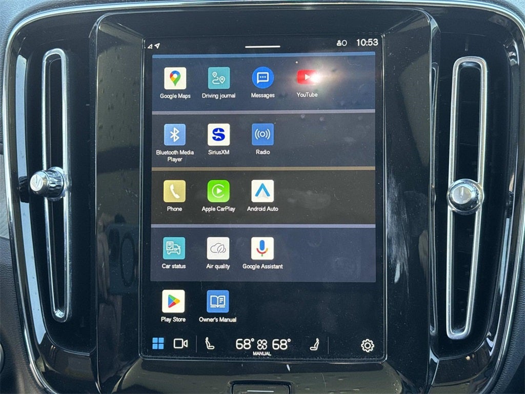 2024 Volvo XC40 B5 Plus Dark Theme