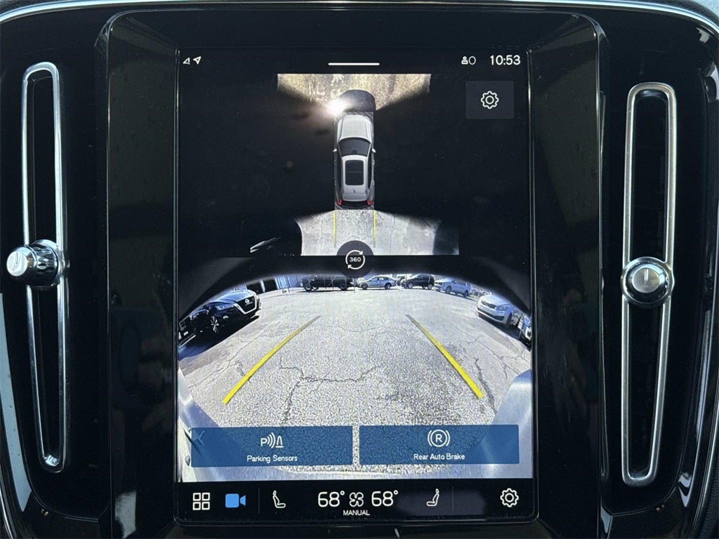 2024 Volvo XC40 B5 Plus Dark Theme