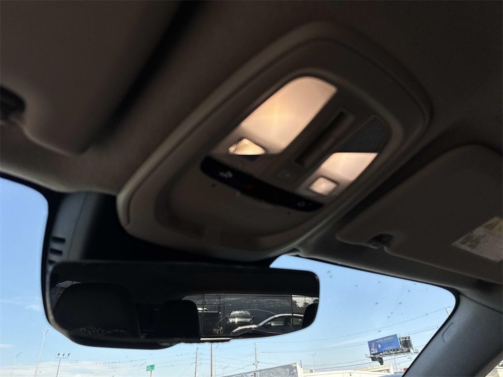 2024 Volvo XC40 B5 Plus Dark Theme