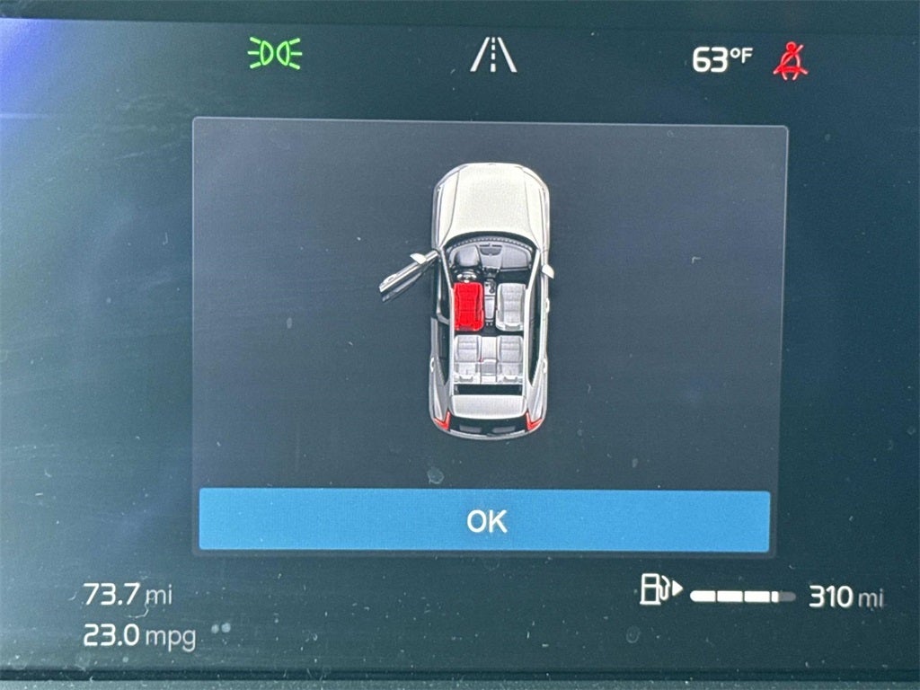 2024 Volvo XC40 B5 Plus Dark Theme