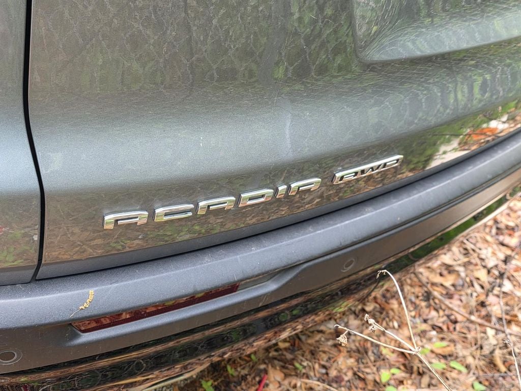 2025 GMC Acadia AT4