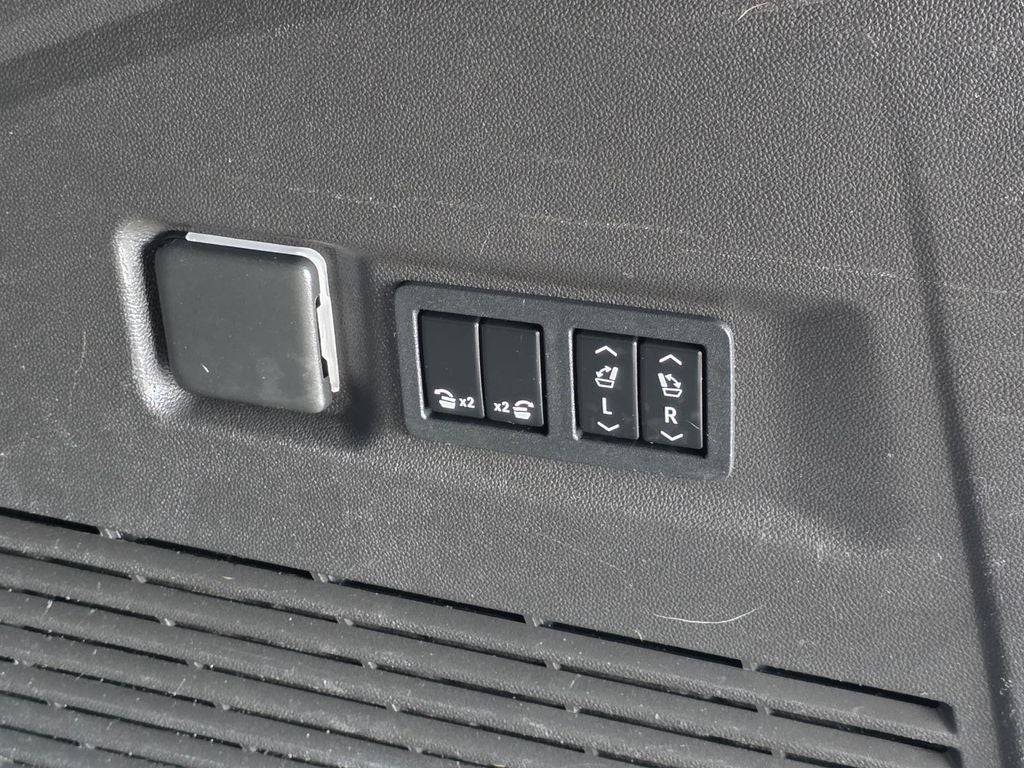 2021 GMC Yukon XL AT4