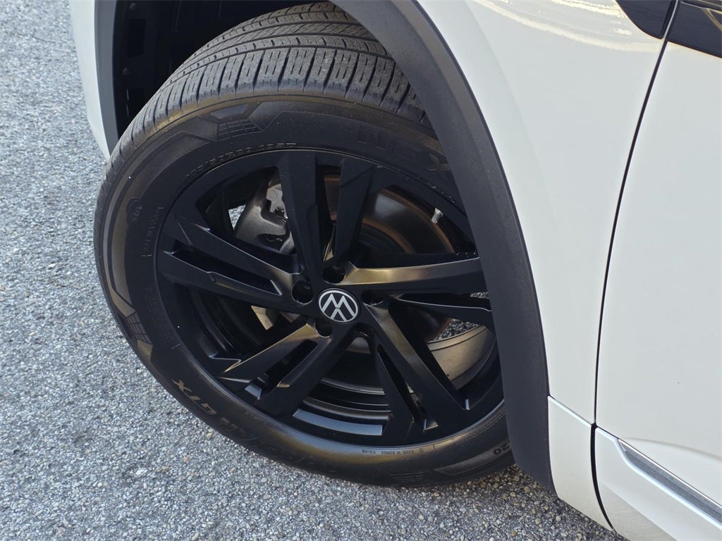 2024 Volkswagen Atlas Cross Sport 2.0T SEL R-Line