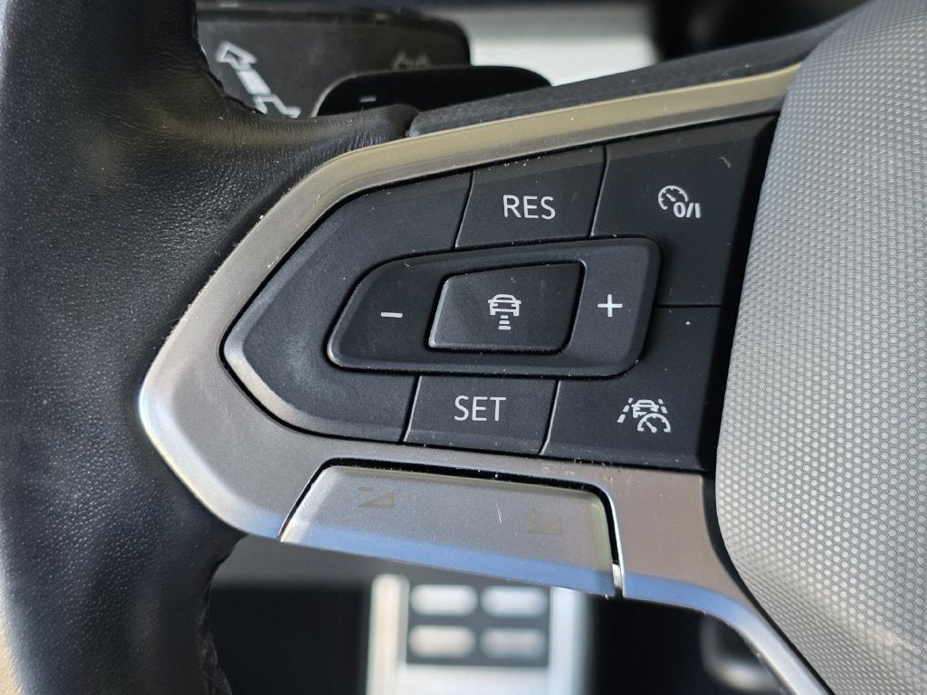 2024 Volkswagen Atlas Cross Sport 2.0T SEL Premium R-Line