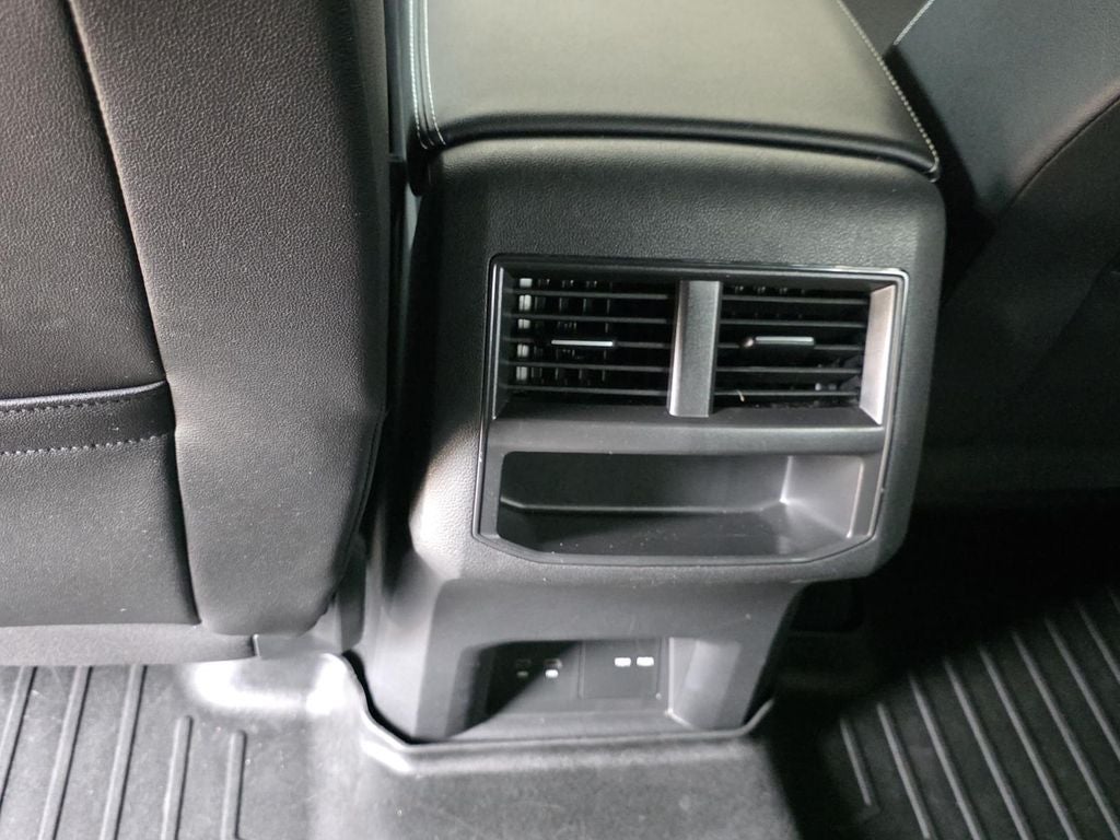 2021 Volkswagen Atlas Cross Sport 3.6L V6 SE w/Technology R-Line