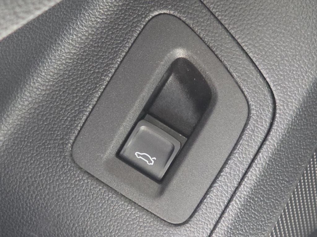 2021 Volkswagen Atlas Cross Sport 3.6L V6 SE w/Technology R-Line