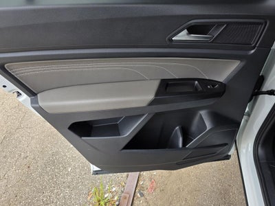 2021 Volkswagen Atlas Cross Sport 3.6L V6 SE w/Technology R-Line