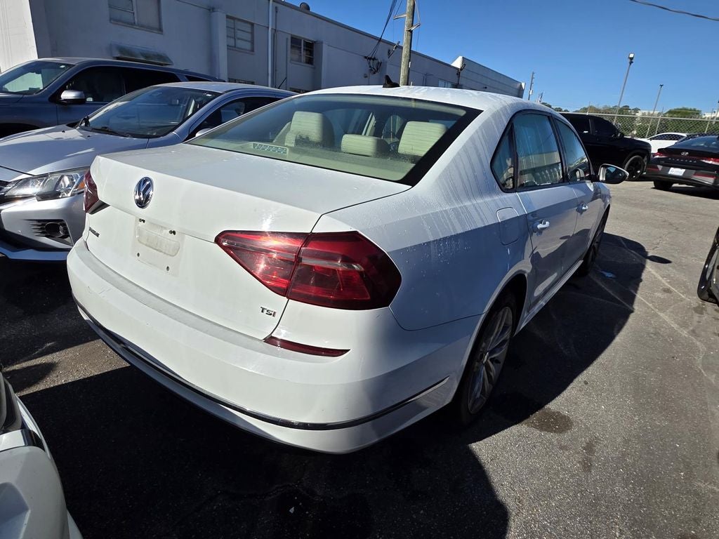 2019 Volkswagen Passat 2.0T Wolfsburg