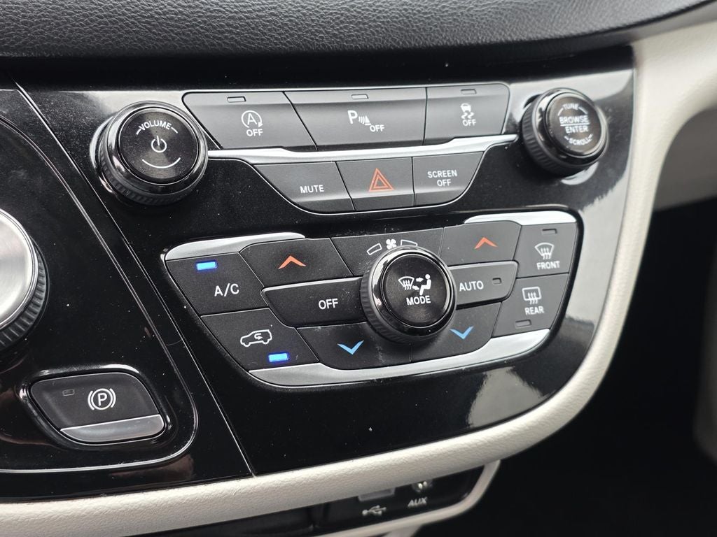 2019 Chrysler Pacifica Touring L
