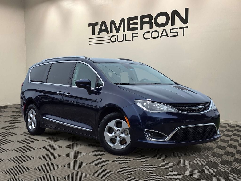 2017 Chrysler Pacifica Touring L Plus