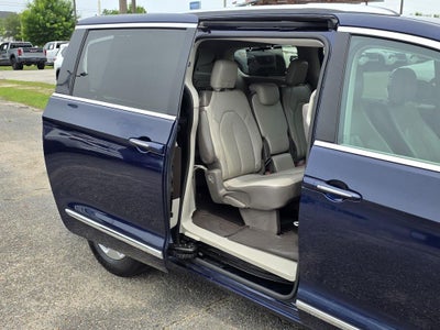 2017 Chrysler Pacifica Touring L Plus