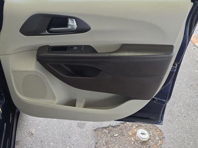 2017 Chrysler Pacifica Touring L Plus