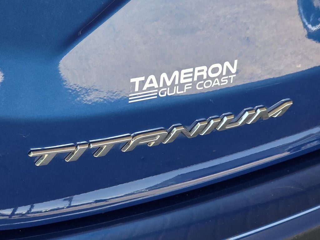 2022 Ford Edge Titanium