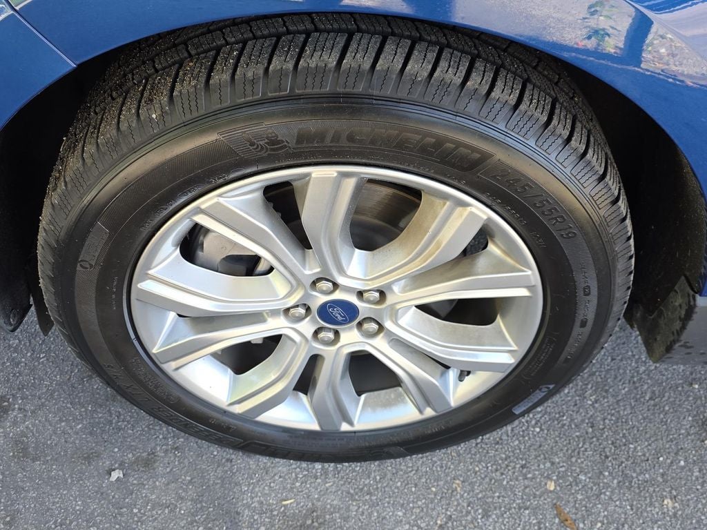 2022 Ford Edge Titanium