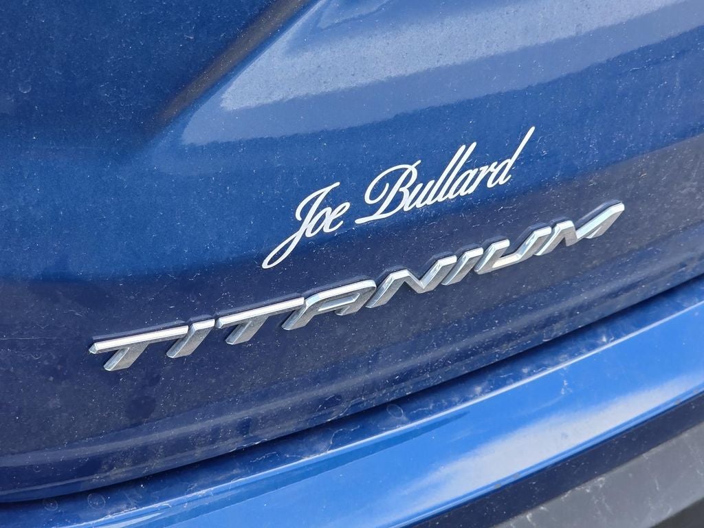 2022 Ford Edge Titanium