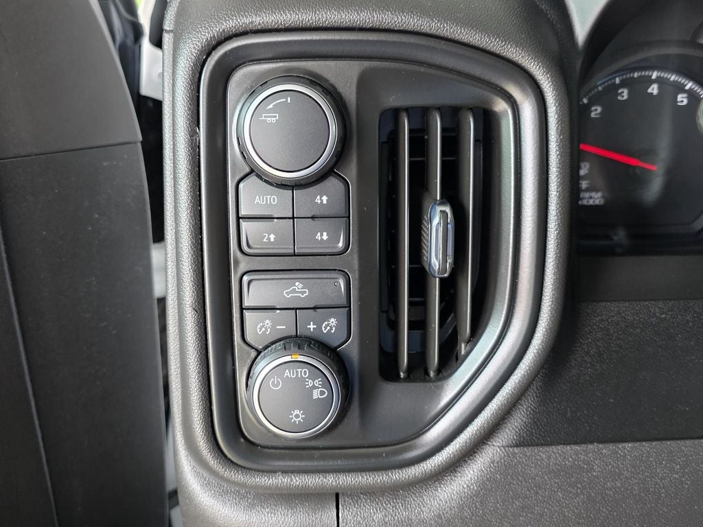 2023 Chevrolet Silverado 1500 Custom Trail Boss