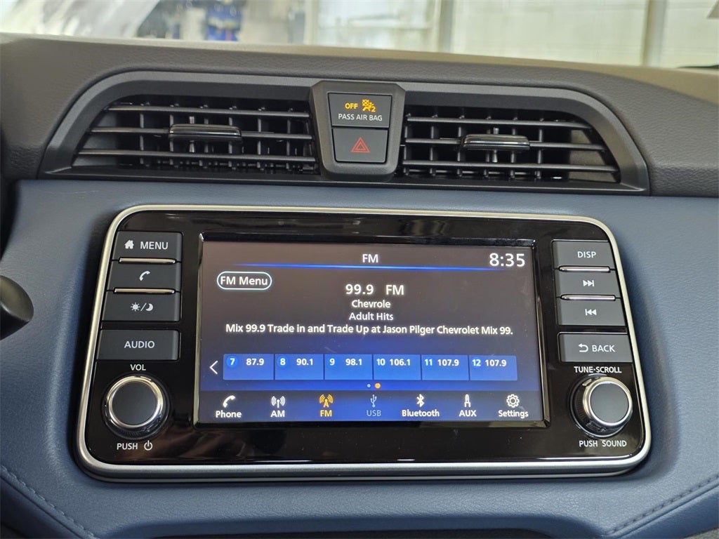 2025 Nissan Versa 1.6 SV