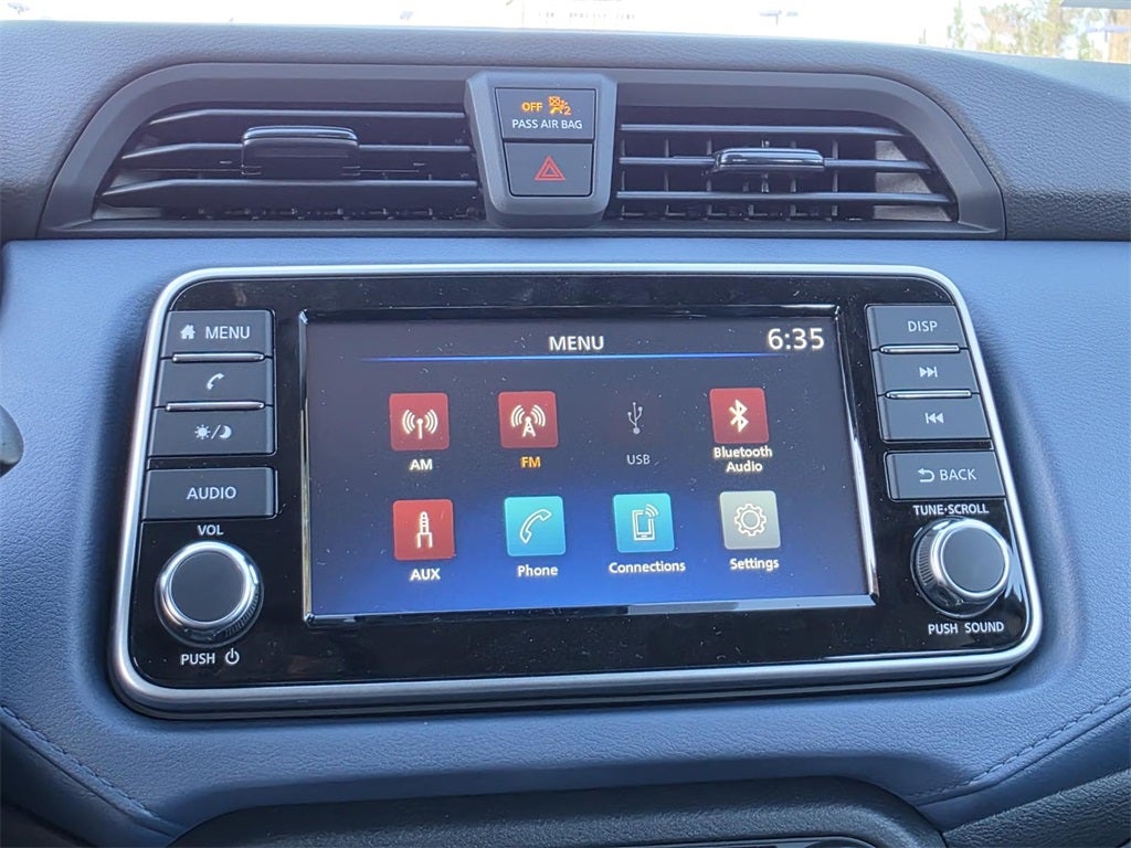 2025 Nissan Versa 1.6 SV