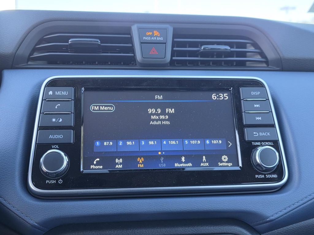 2025 Nissan Versa 1.6 SV