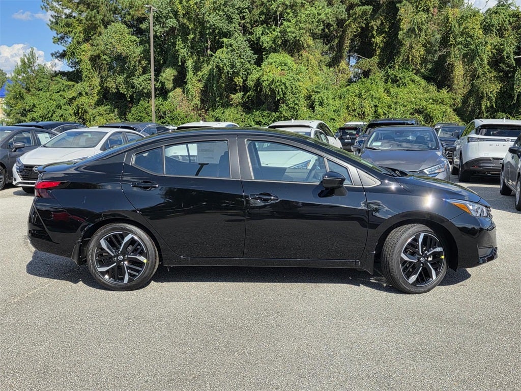 2025 Nissan Versa 1.6 SR